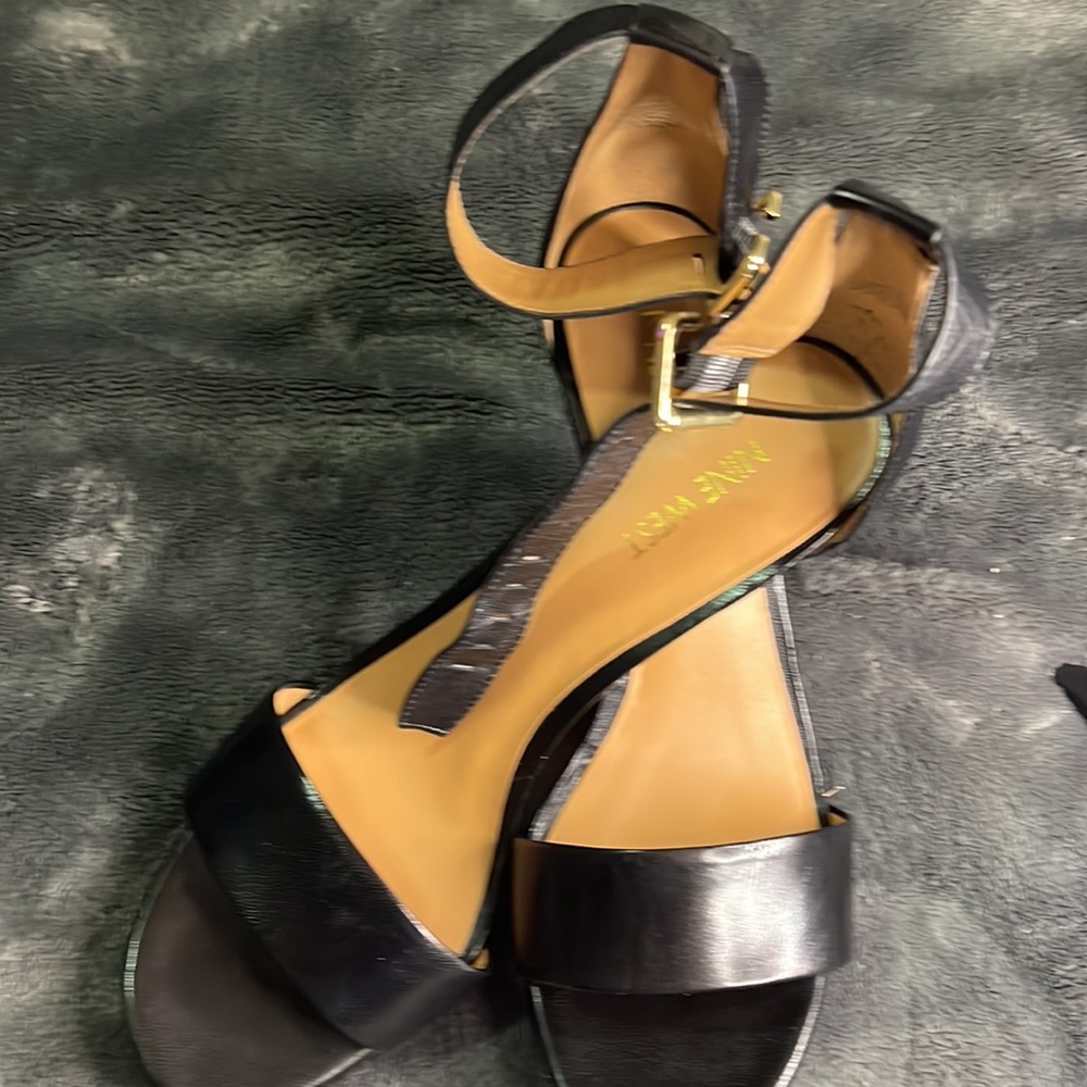 Classic Black Showstoppers View 3